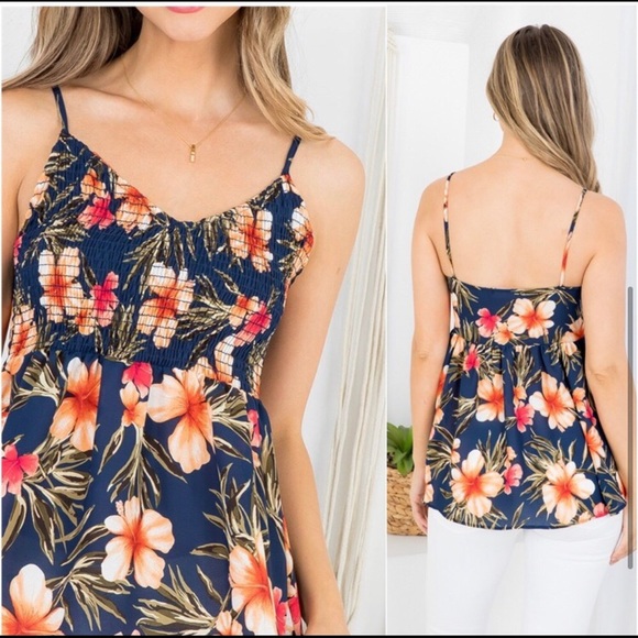 Tropical hibiscus Hawaiian women’s summer cute tank top shirt - Picture 3 of 4